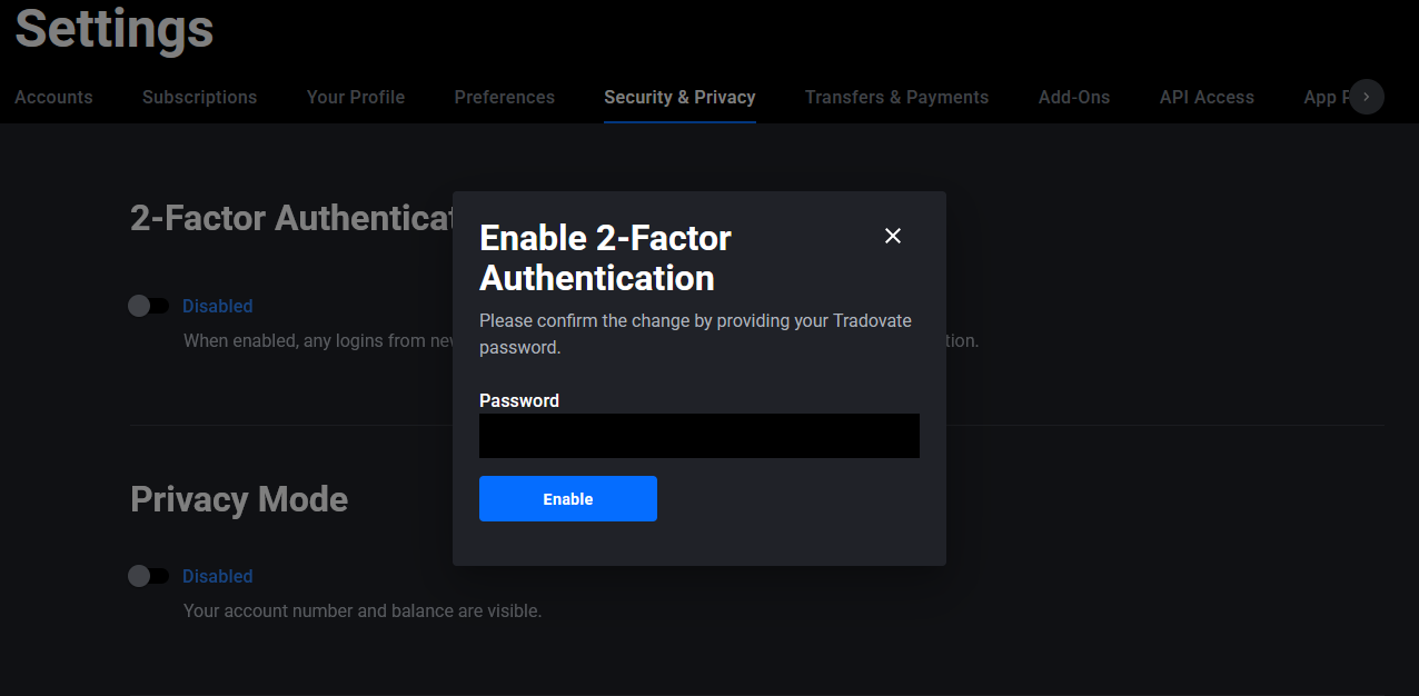 Página Security de Tradovate con el control de 2-Factor Authentication y el aviso de confirmación de contraseña